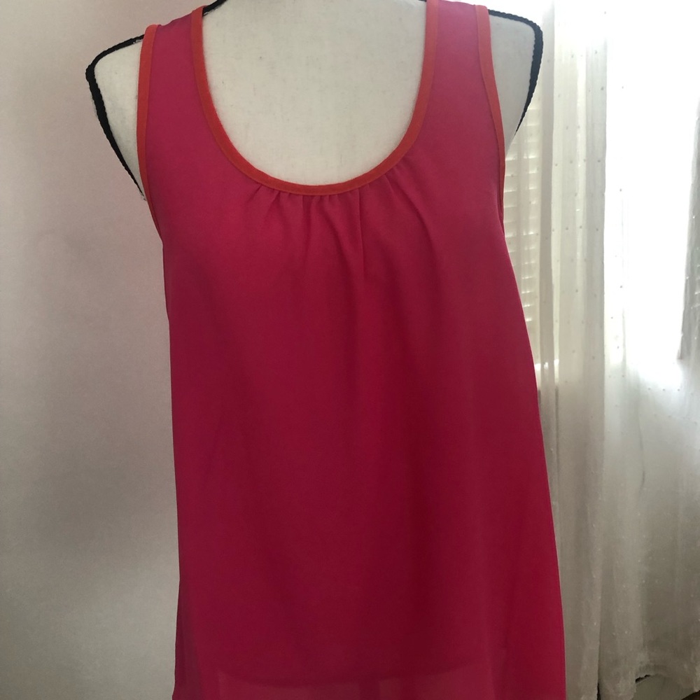 Willi Smith pink top with orange trim. Size S